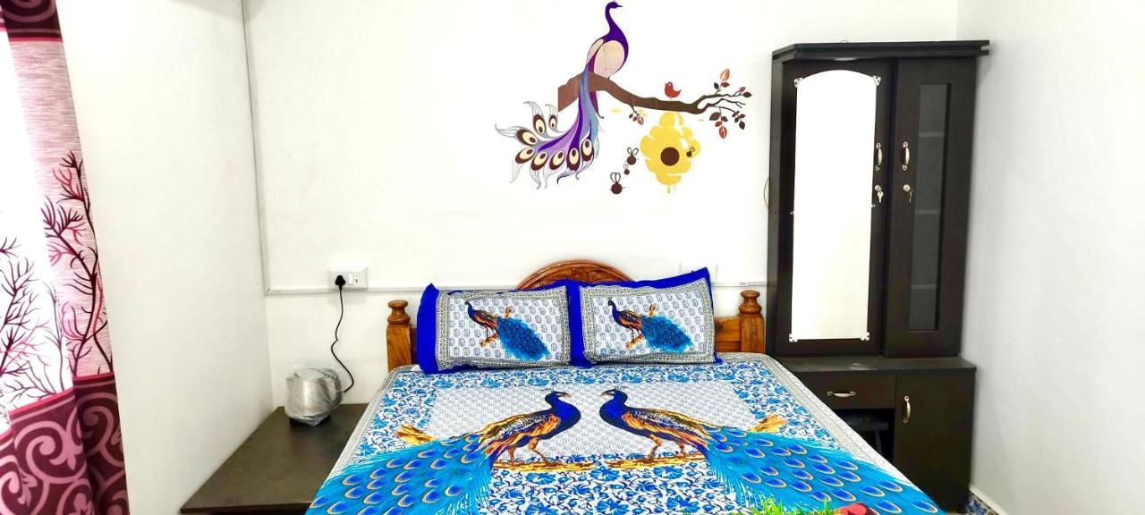 ホテル Kavieya Residency Pūrnānkuppam エクステリア 写真