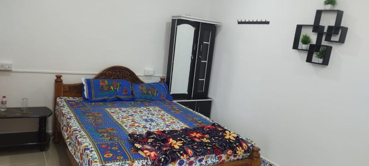 ホテル Kavieya Residency Pūrnānkuppam エクステリア 写真
