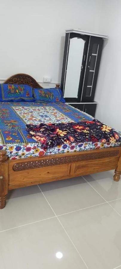ホテル Kavieya Residency Pūrnānkuppam エクステリア 写真