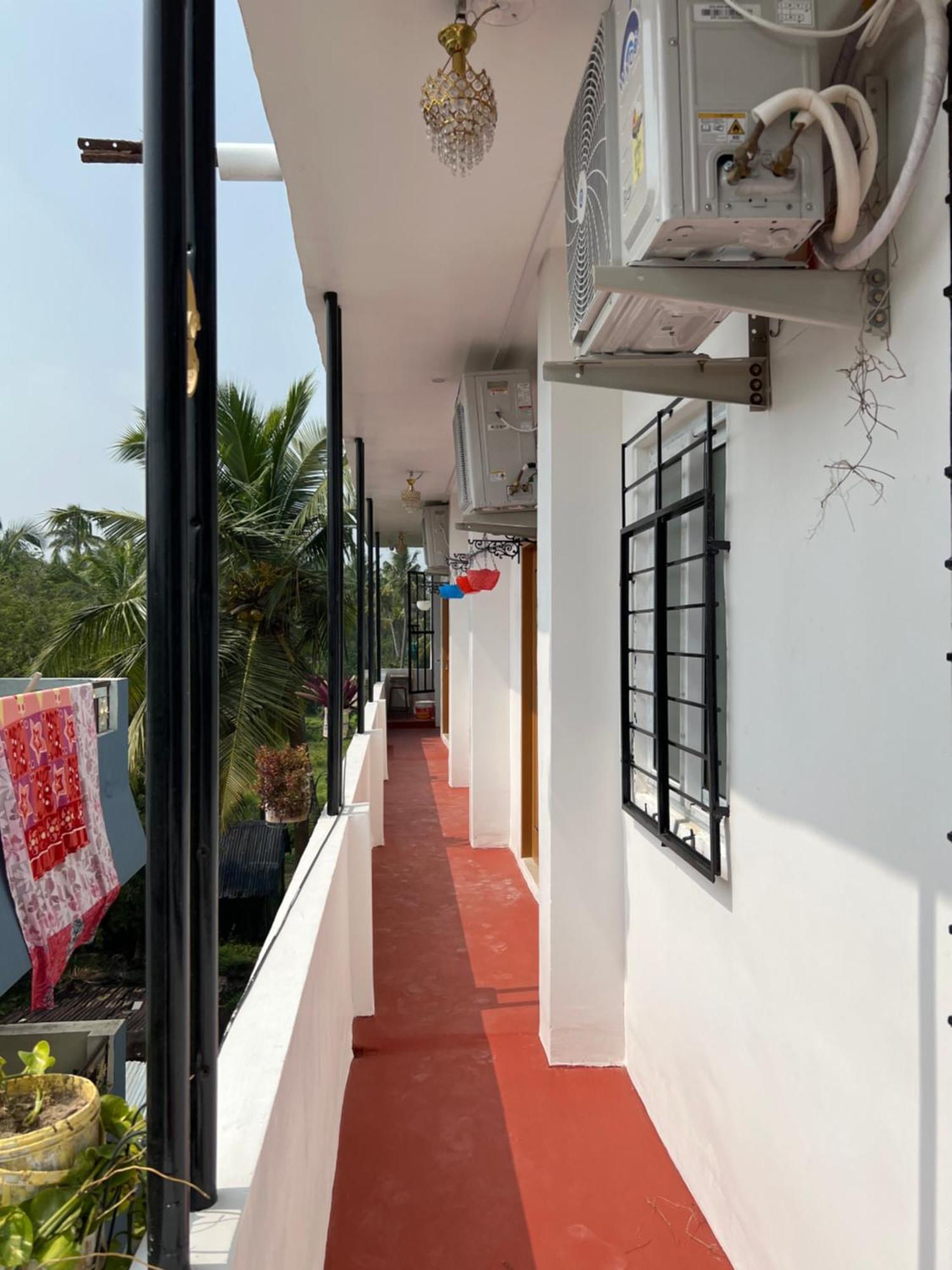 ホテル Kavieya Residency Pūrnānkuppam エクステリア 写真