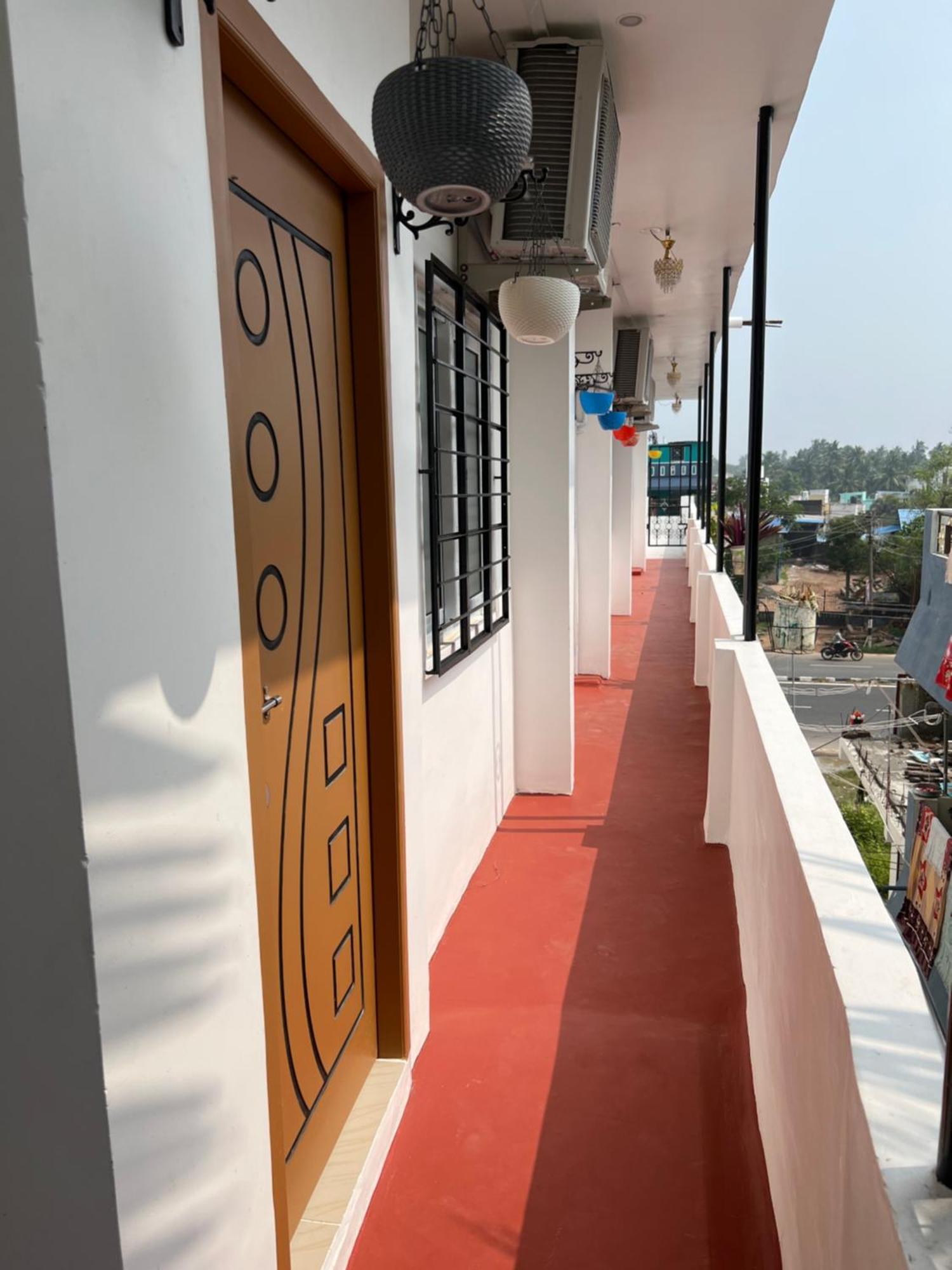 ホテル Kavieya Residency Pūrnānkuppam エクステリア 写真