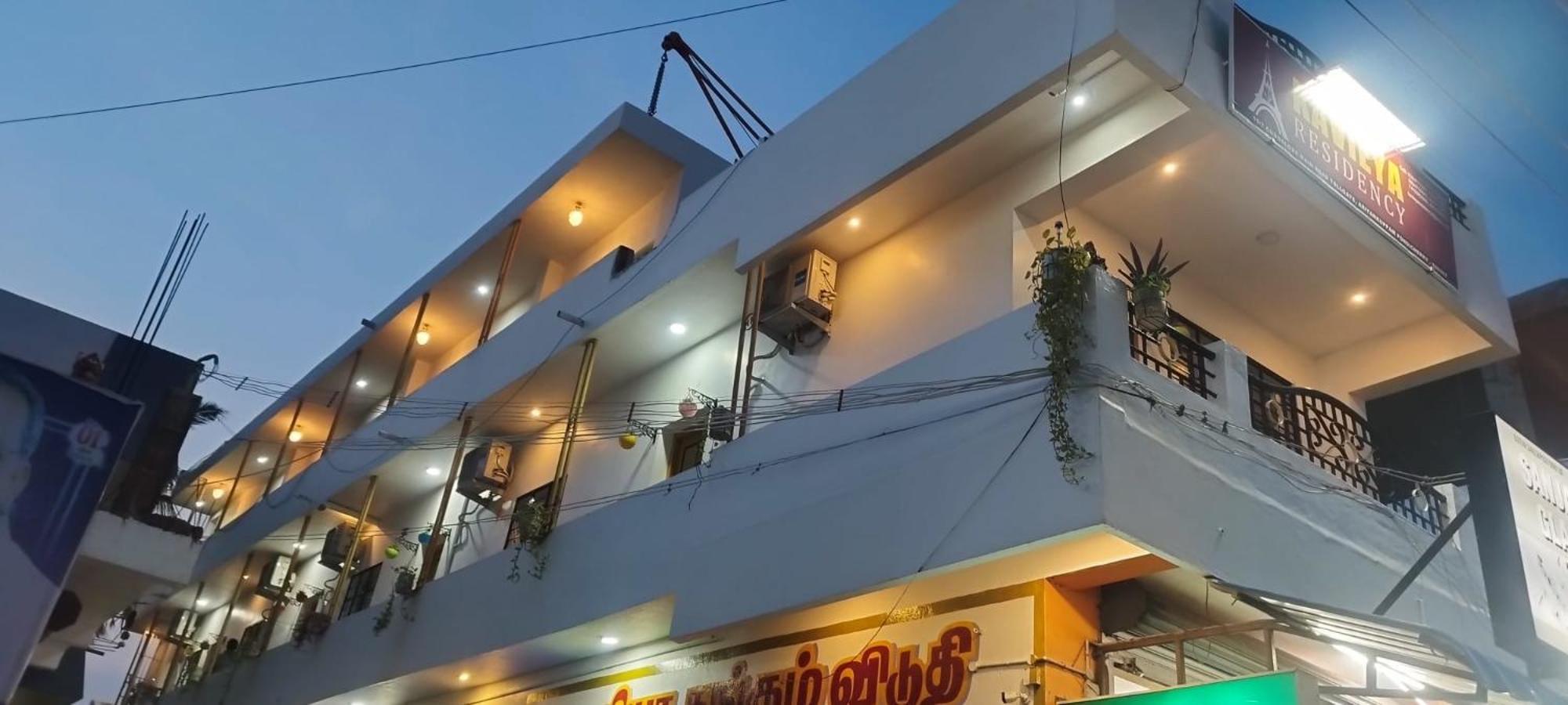 ホテル Kavieya Residency Pūrnānkuppam エクステリア 写真