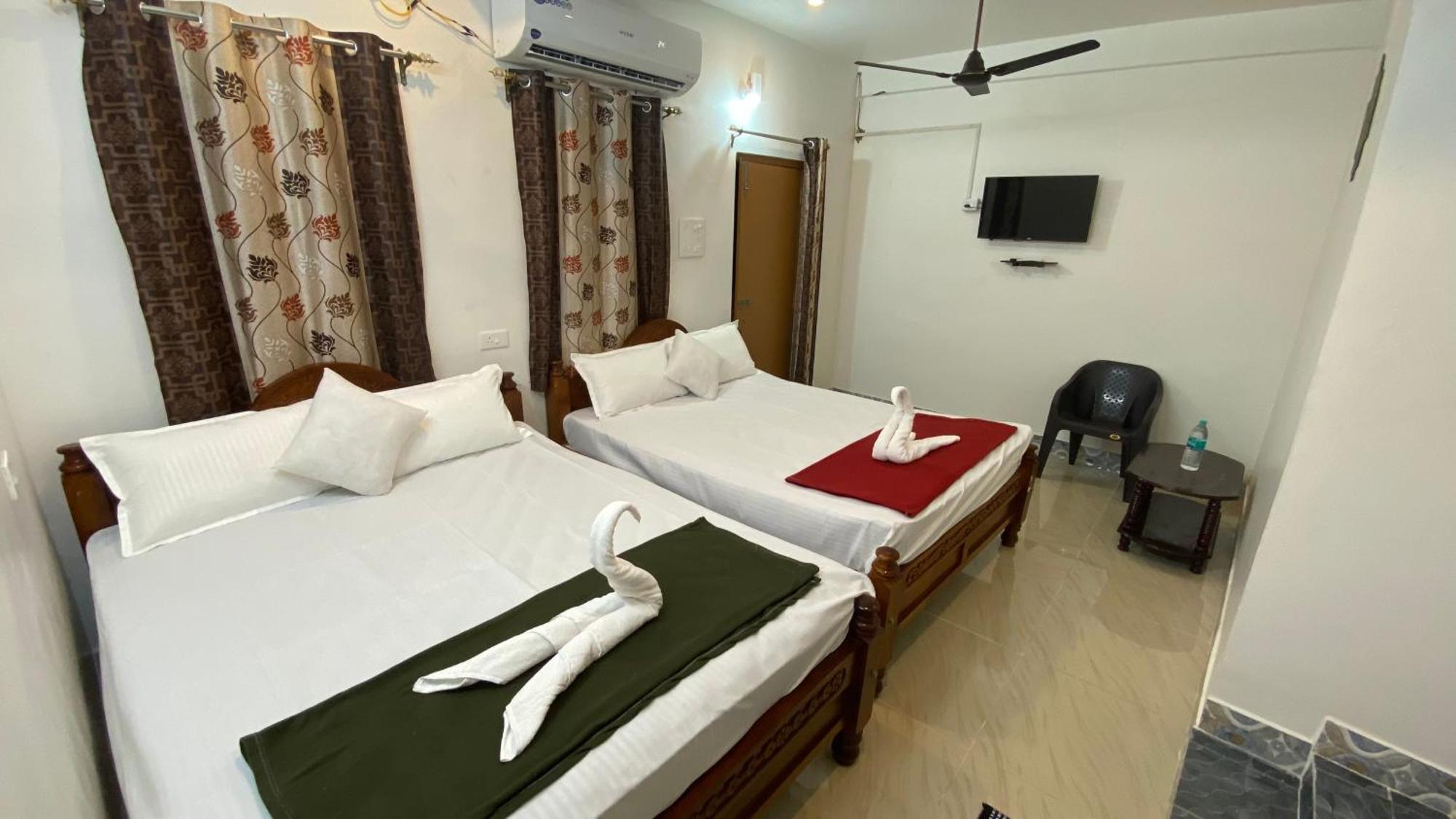 ホテル Kavieya Residency Pūrnānkuppam エクステリア 写真