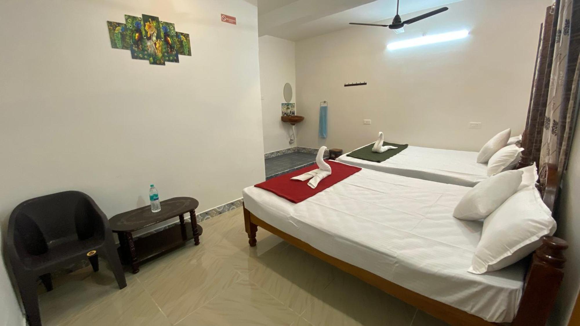 ホテル Kavieya Residency Pūrnānkuppam エクステリア 写真