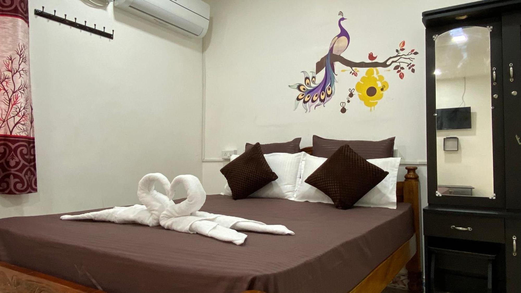ホテル Kavieya Residency Pūrnānkuppam エクステリア 写真