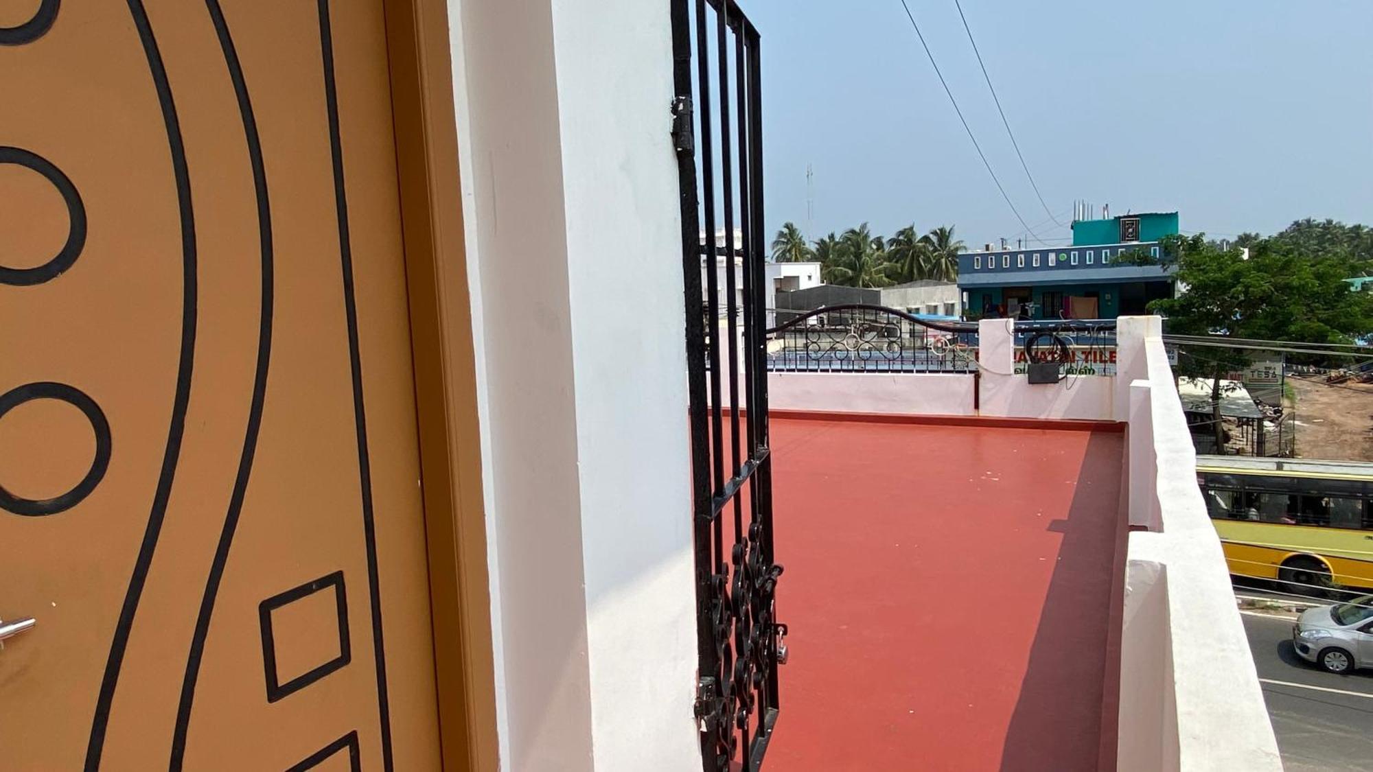 ホテル Kavieya Residency Pūrnānkuppam エクステリア 写真